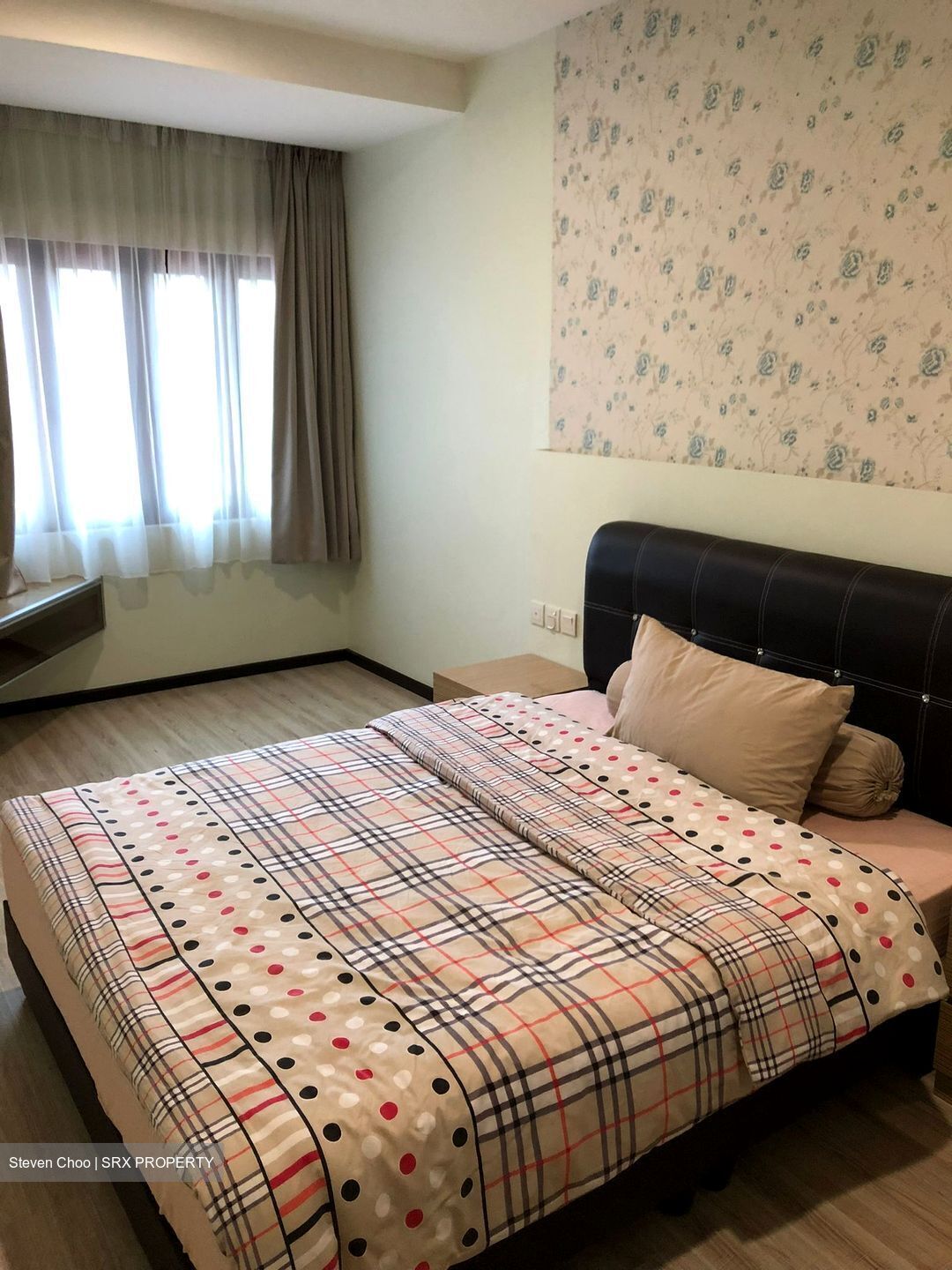 Charlton Park (D19), Terrace #533548891